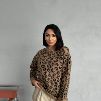 Πλεκτό χνουδωτό πουλόβερ λεοπάρ